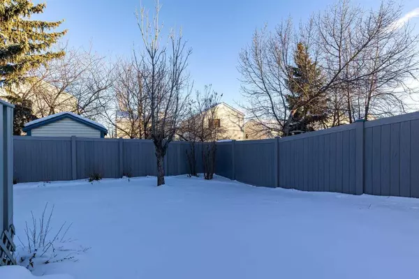 Calgary, AB T3K 4G4,8 coventry LN NE