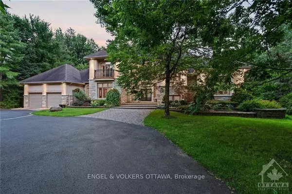 Manotick - Kars - Rideau Twp And Area, ON K4M 1K3,5800 QUEENSCOURT CRES