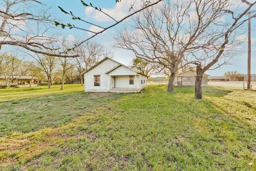 213 S Atwood Street, Boyd, TX 76023