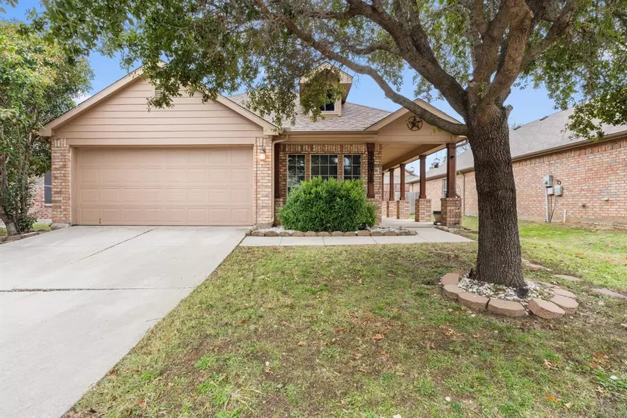 8636 Wagon Trail, Cross Roads, TX 76227