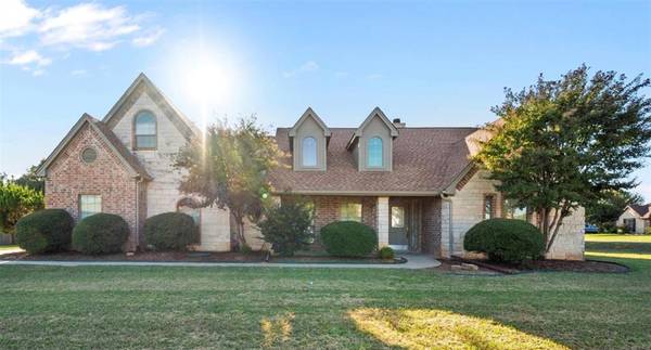 3235 Crossbridge Circle, Granbury, TX 76049