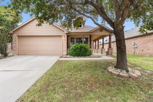 8636 Wagon Trail, Cross Roads, TX 76227