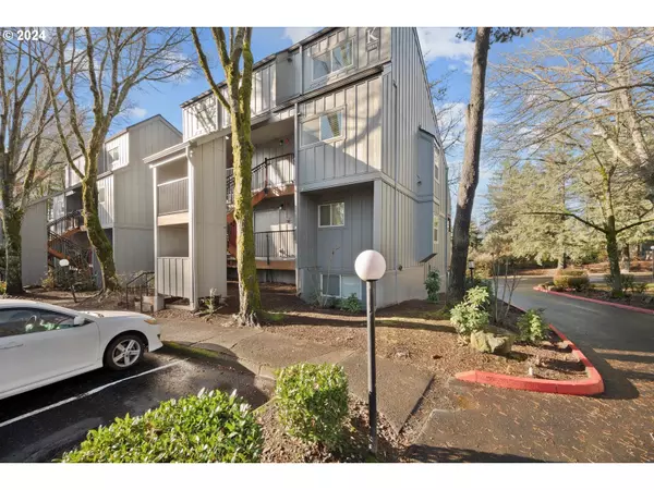 Lake Oswego, OR 97035,4 TOUCHSTONE #63