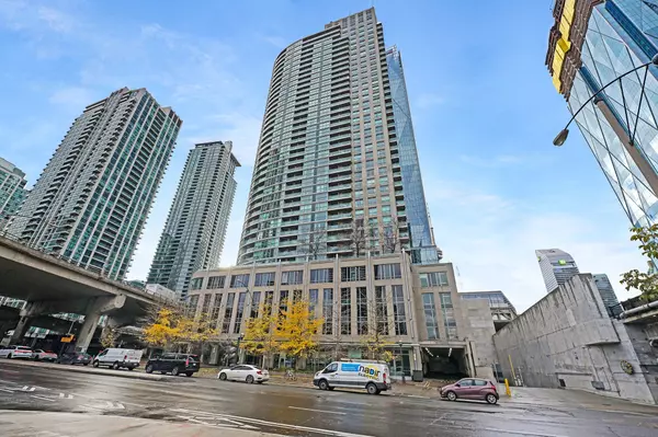 Toronto C01, ON M5E 1Z8,18 Yonge ST #1013