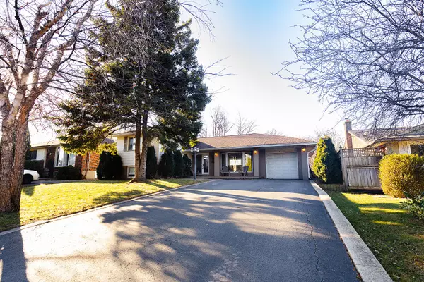 Oakville, ON L6L 3N8,452 Southland CRES