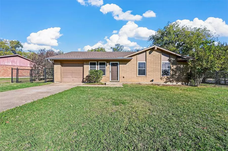 402 Phillips Street, Mansfield, TX 76063