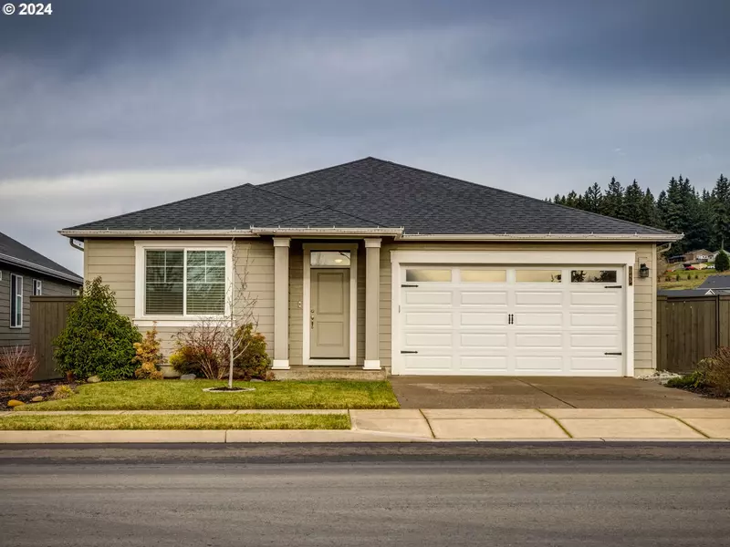 245 NE HILL WAY, Estacada, OR 97023