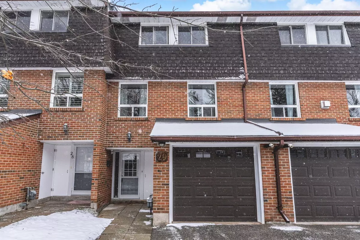 Barrie, ON L4M 1L3,360 Blake ST #29