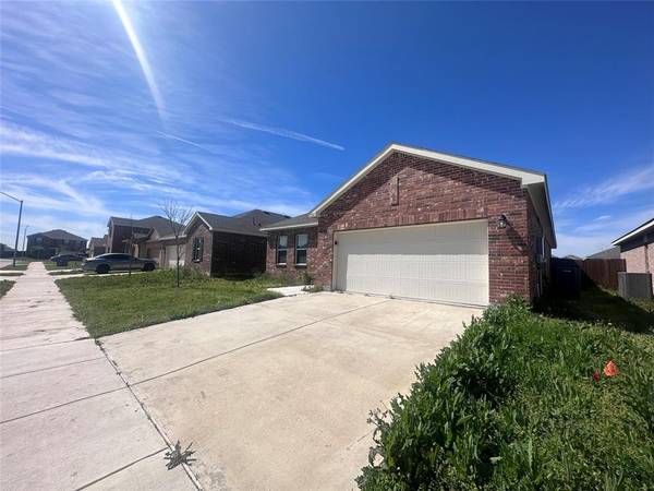 13321 Wysong Drive,  Fort Worth,  TX 76052