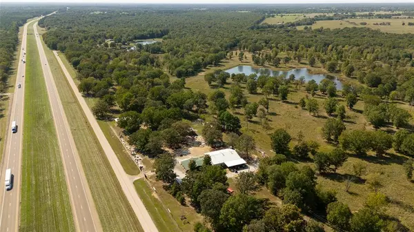 De Kalb, TX 75559,382 Private Road 42042