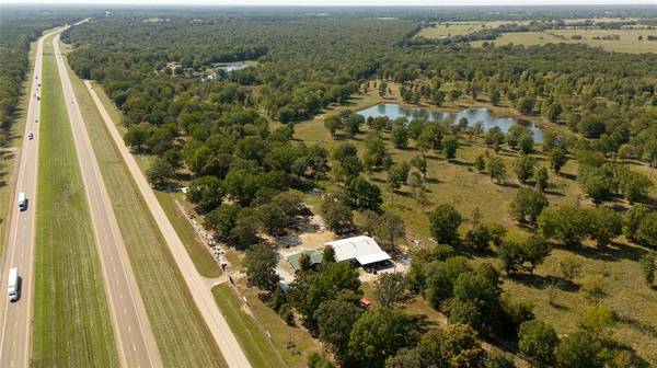 De Kalb, TX 75559,382 Private Road 42042