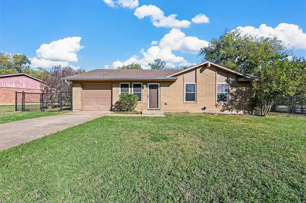 402 Phillips Street, Mansfield, TX 76063