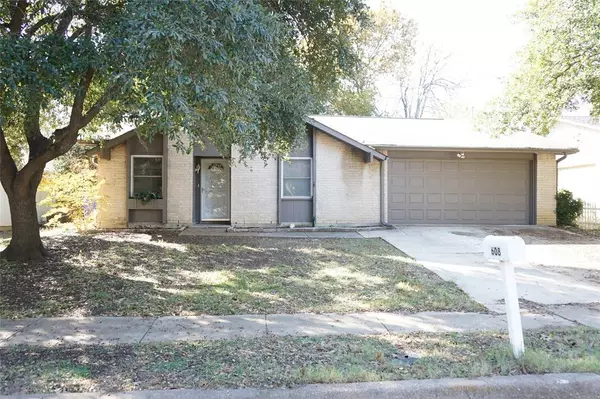 608 Hillcrest Street, Mansfield, TX 76063