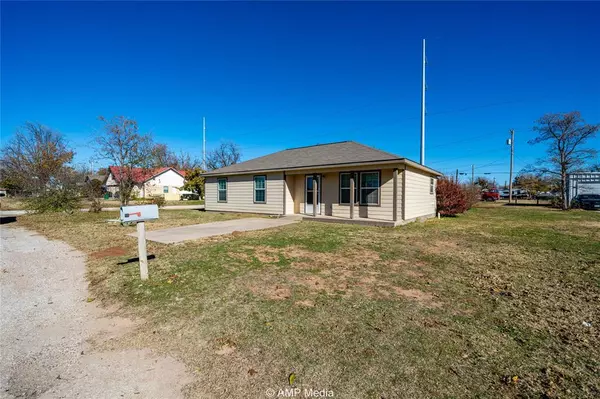 710 N Cedar Street, Seymour, TX 76380