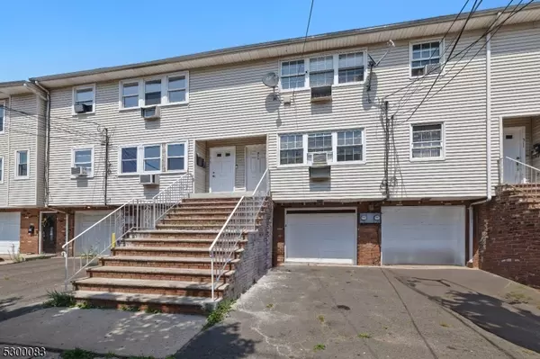 515 Livingston St, Elizabeth City, NJ 07206