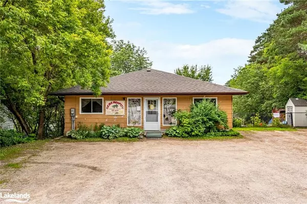 6 GULLINS RD, Huntsville, ON P1H 1M6