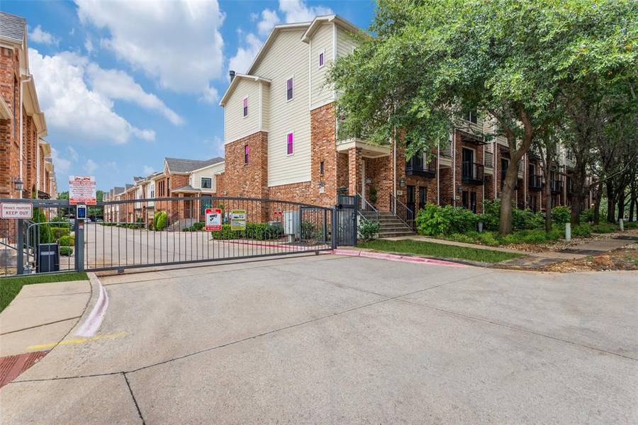 6069 Portrush Drive, Fort Worth, TX 76116