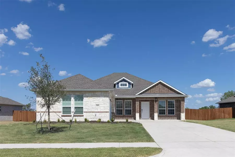 1435 Springbrook Drive, Waxahachie, TX 75165