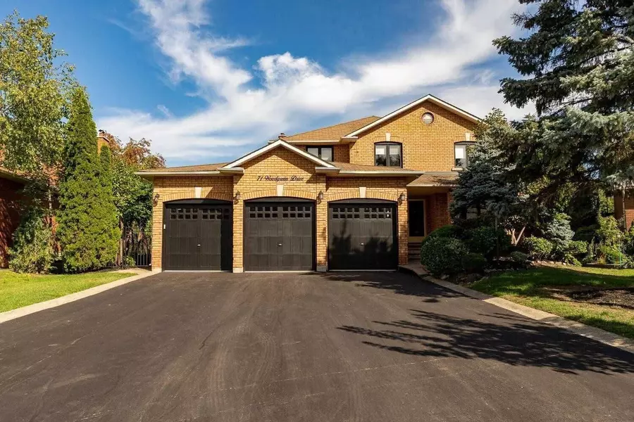 71 Woodgreen DR, Vaughan, ON L4L 3B2