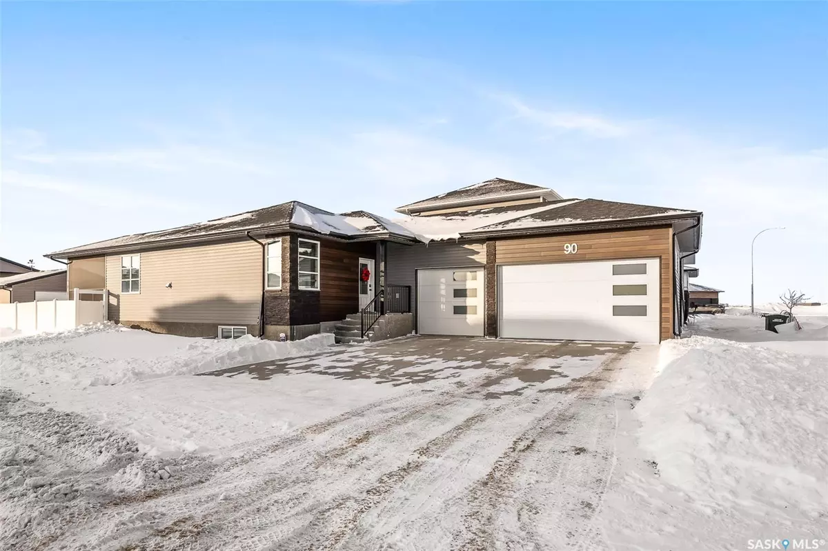 Moose Jaw, SK S6J 0E3,90 Clunie COURT