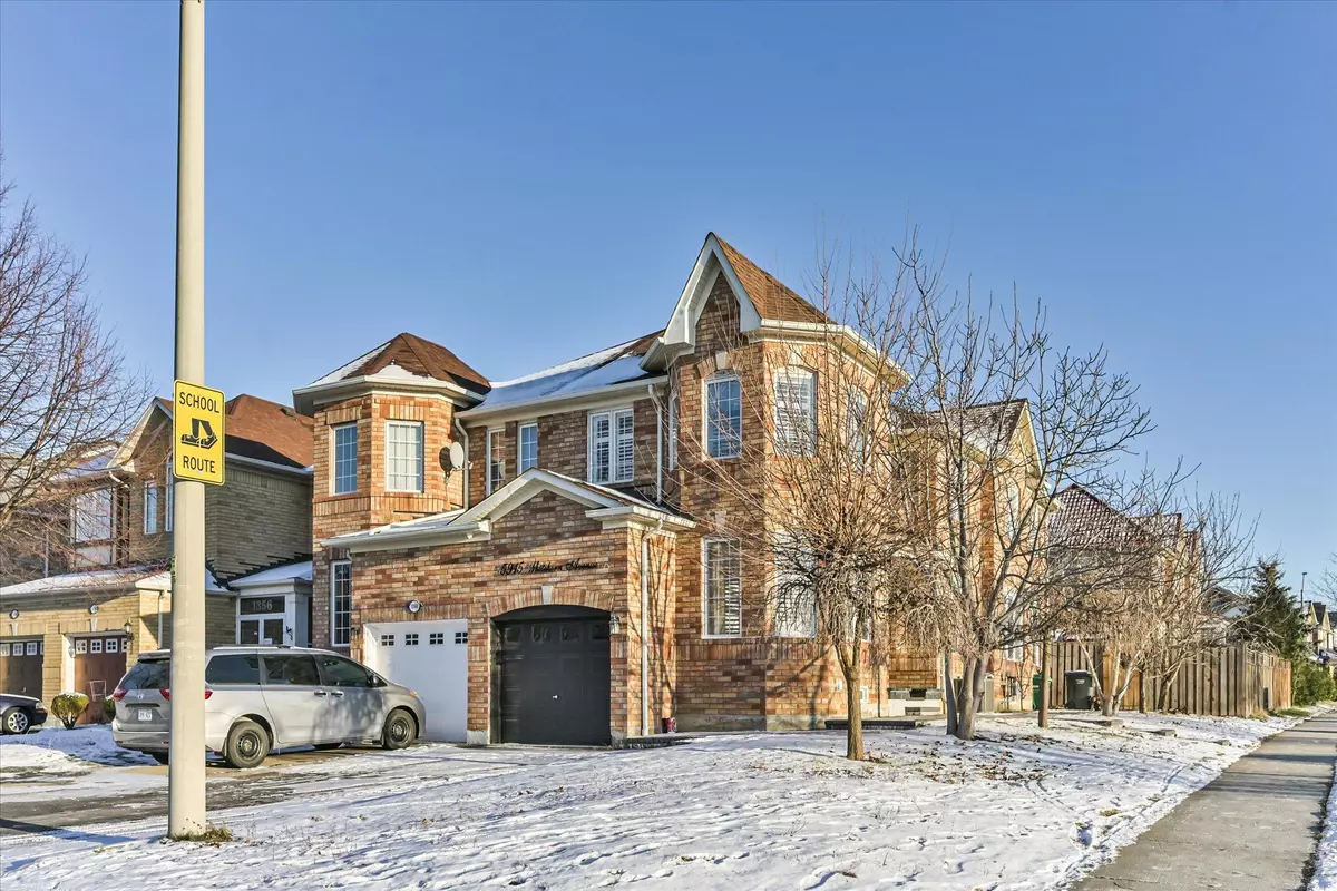 Mississauga, ON L5V 2Z2,5915 Whitehorn AVE