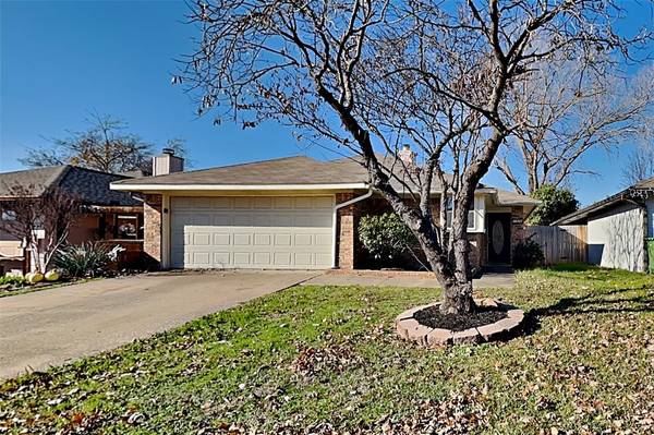 920 Boxwood Drive, Lewisville, TX 75067