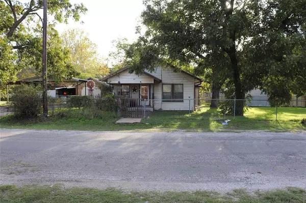 102 W Coke Street,  Gorman,  TX 76454