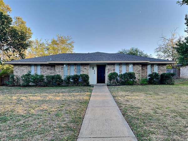 208 Wesley Drive, Desoto, TX 75115