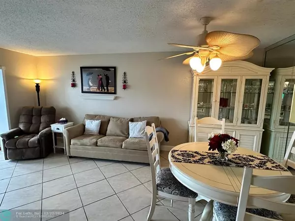 Lauderdale Lakes, FL 33319,3990 NW 42nd Ave  #208