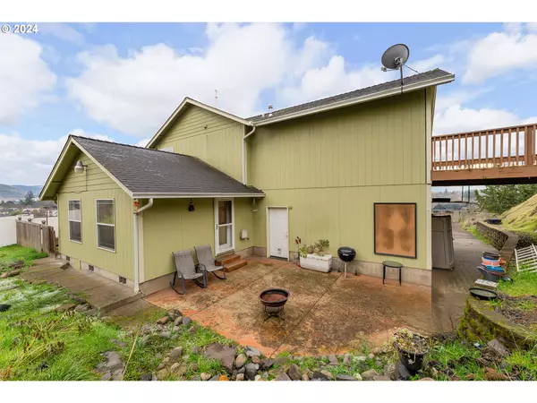 Roseburg, OR 97471,243 SUMMERWOOD ST