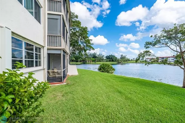 Pembroke Pines, FL 33025,9500 N Hollybrook Lake Dr  #109