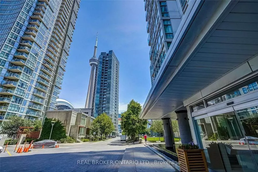 Toronto C01, ON M5V 3V9,35 Mariner Terrace TER #1001