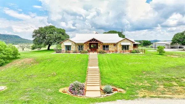 1084 Beddo Mountain Road, Santo, TX 76472