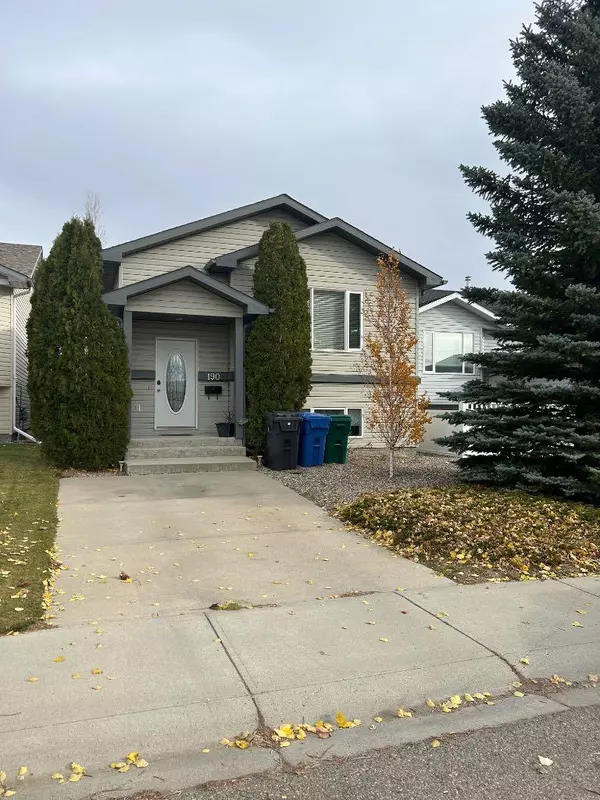 190 Blackfoot Court W, Lethbridge, AB T1K 7T4