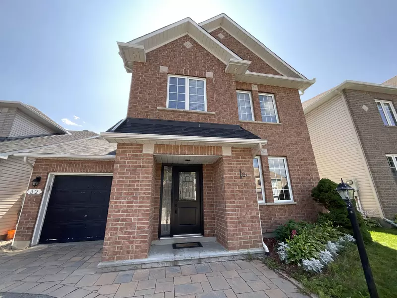 32 Fairpark DR, Barrhaven, ON K2G 6X8