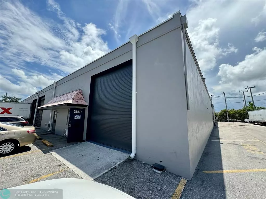 Lauderdale Lakes, FL 33311,3669 NW 19 street