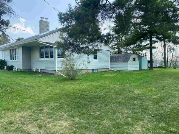 Temiskaming Shores, ON P0J 1P0,270 Birch DR