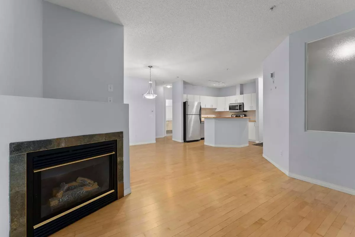 Calgary, AB T2R0J6,1026 12 AVE SW #206