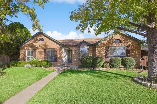 423 Kirkwood Drive, Lewisville, TX 75067