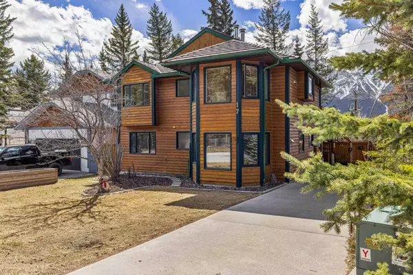 17 Ridge RD, Canmore, AB T1W 1G5