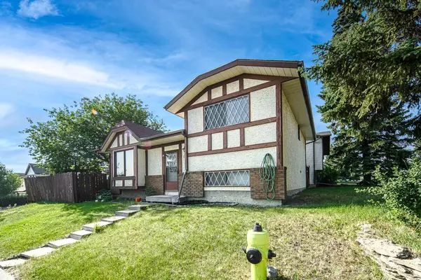 Calgary, AB T3K 2Z3,103 sandstone WAY NW