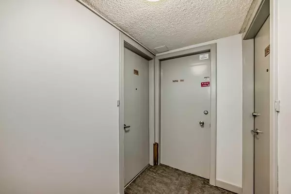 Calgary, AB T2R 0R5,620 15 AVE Southwest #104