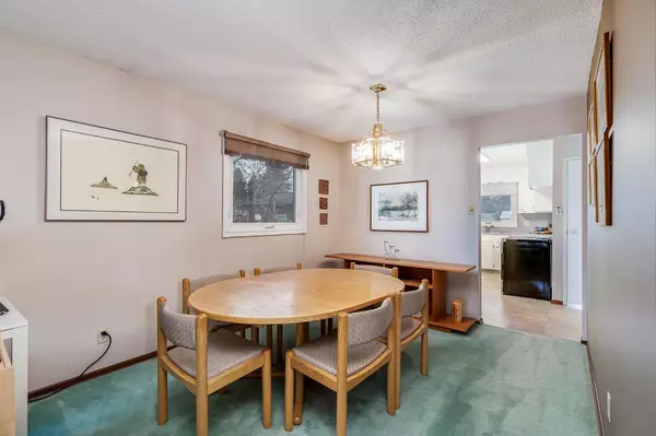 Calgary, AB T2W 1E2,11039 Brae RD SW