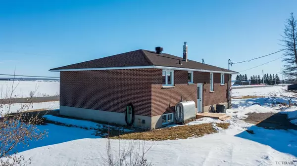 Earlton, ON P0J 1E0,311216 Highway 571