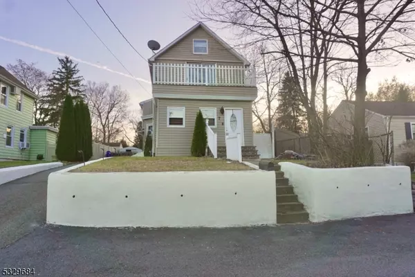 7 Scott St, Butler Boro, NJ 07405