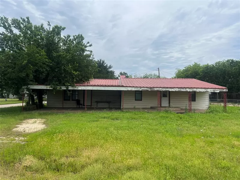 316 N Carroll Street, Henrietta, TX 76365