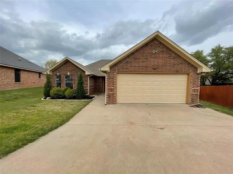 705 Rambling Court, Granbury, TX 76049