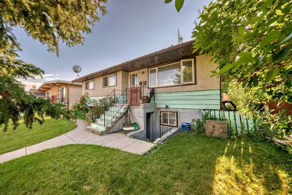 Calgary, AB T2A1H3,915 39 ST SE