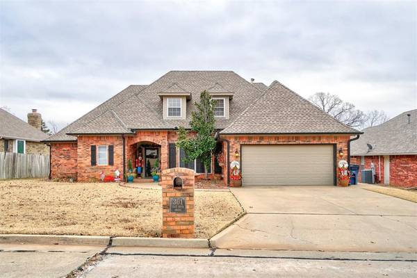 301 Club House Drive, Shawnee, OK 74801