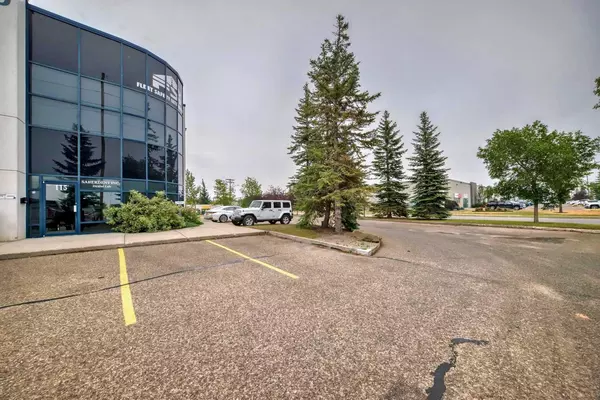 Calgary, AB T2M 3N4,4999 43 ST Southeast #115